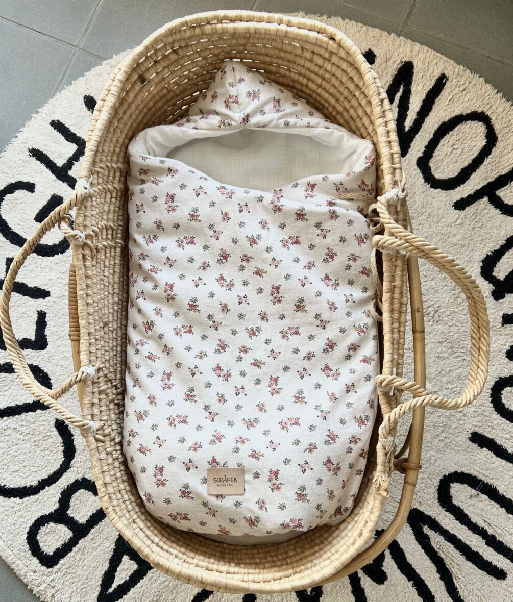 La giraffa bianca e blu saco capazo capucha Andrea